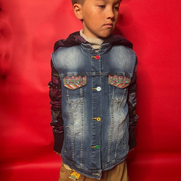 Mexican Embroidered Denim Jacket with Convertible Hood Bag – Modular & Unique - Picture 3 of 12